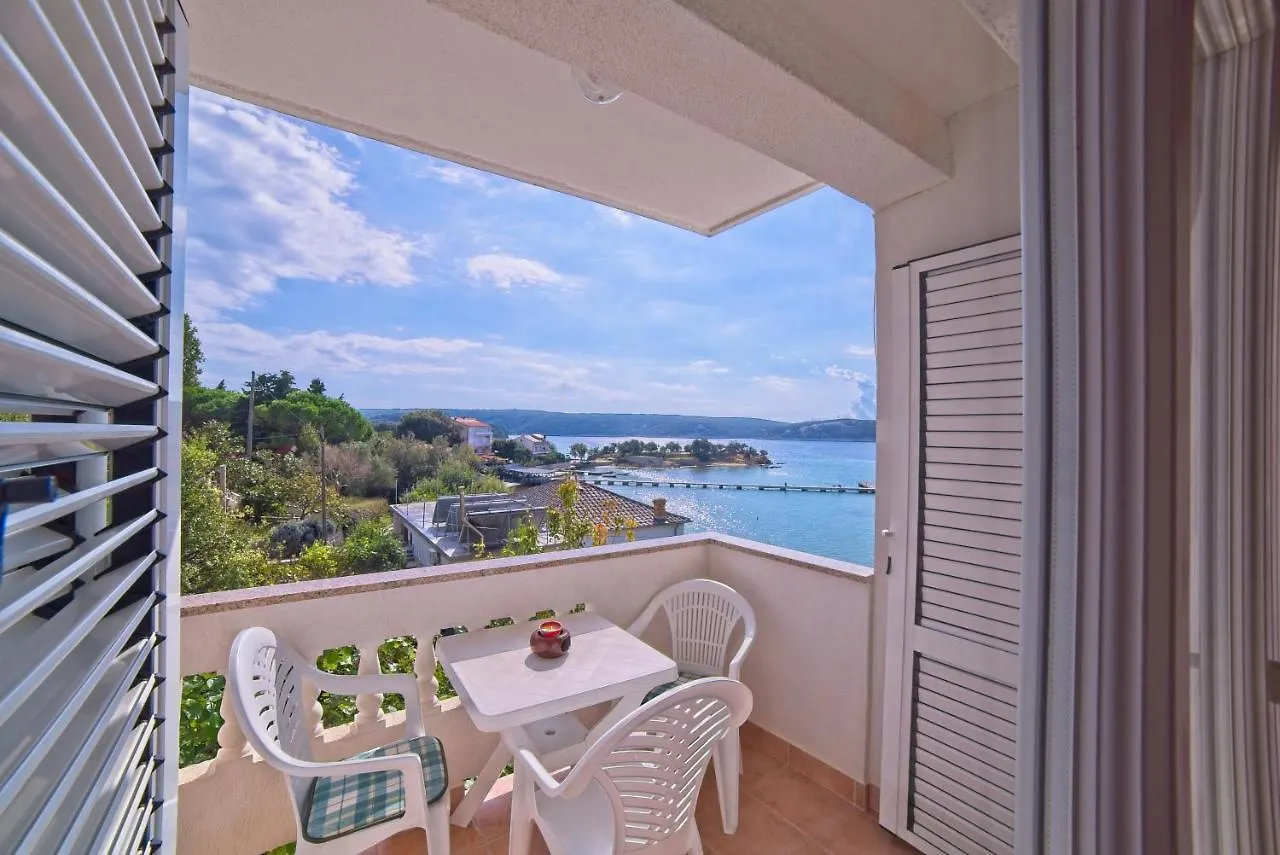 Apartments And Rooms By The Sea Supetarska Draga - Gonar, Rab - 16761 Konukevi